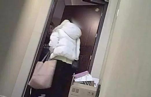 明星网红被粉丝围观视频,现场火爆瞬间回顾