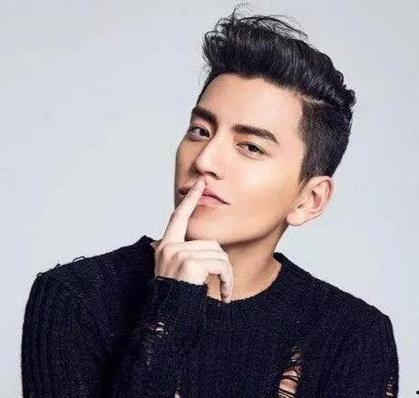 明星网红拖鞋男星是谁呀,揭秘明星网红拖鞋男星的真实身份