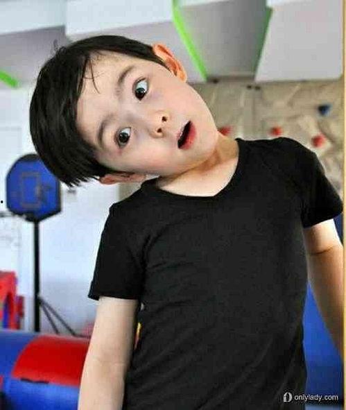 小明星网红小男孩,网红小男孩小明星的璀璨成长之路