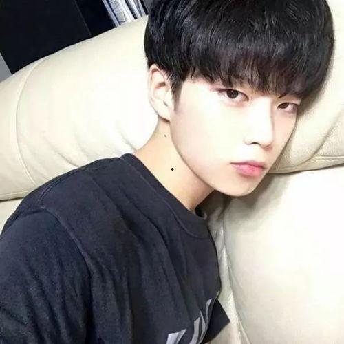 明星网红款发型图片男,明星网红款发型，男生发型新风尚